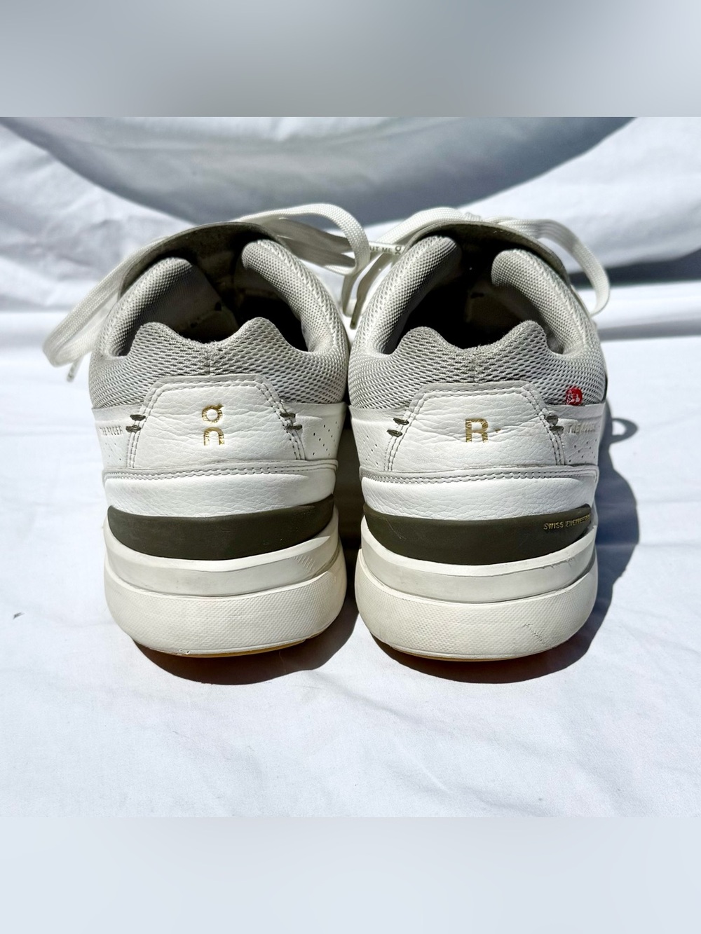 On The Roger Centre Court Sneakers White Men’s 11 - Picture 4 of 10